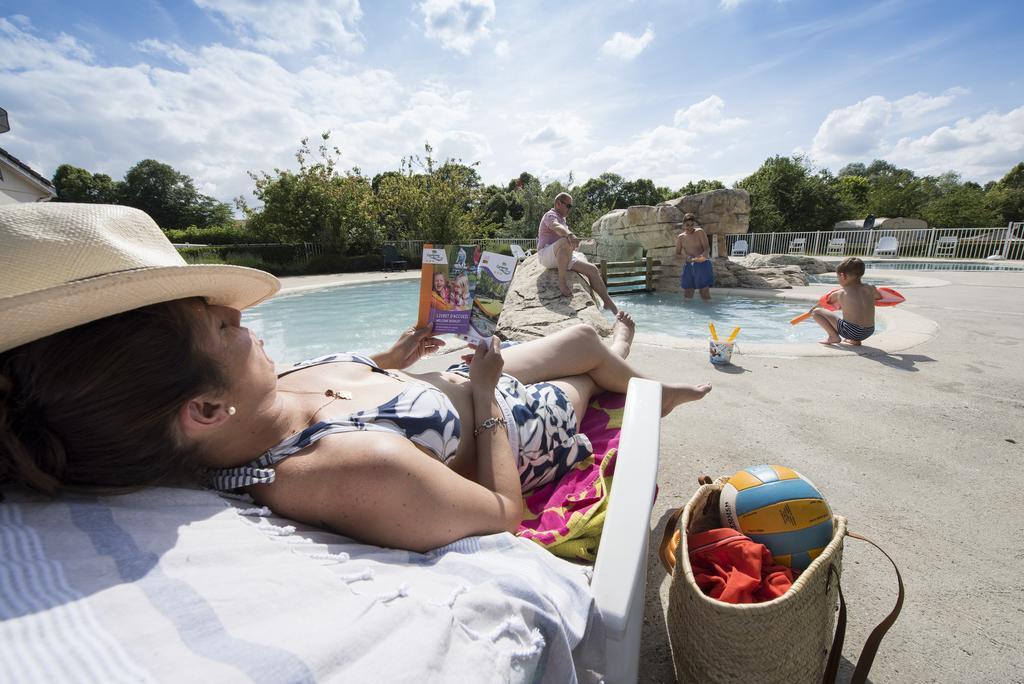 Péronne Camping Du Port De Plaisance מראה חיצוני תמונה