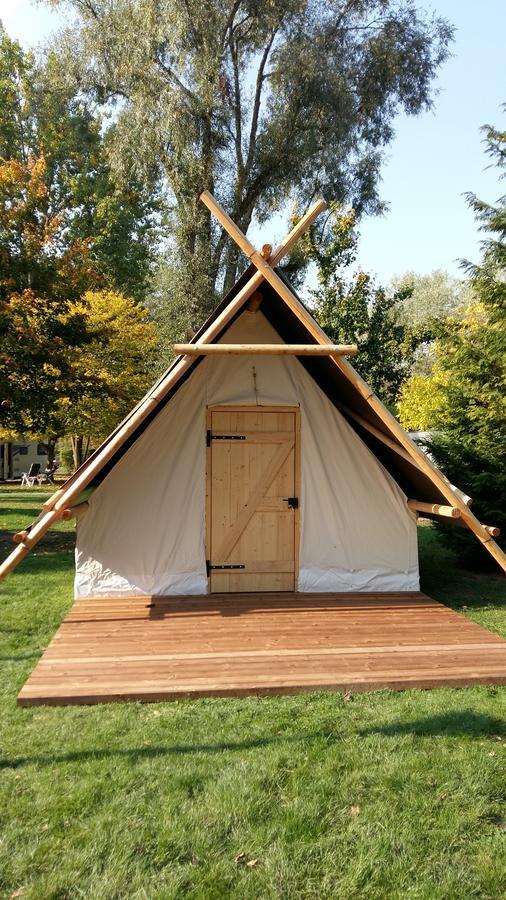Péronne Camping Du Port De Plaisance מראה חיצוני תמונה